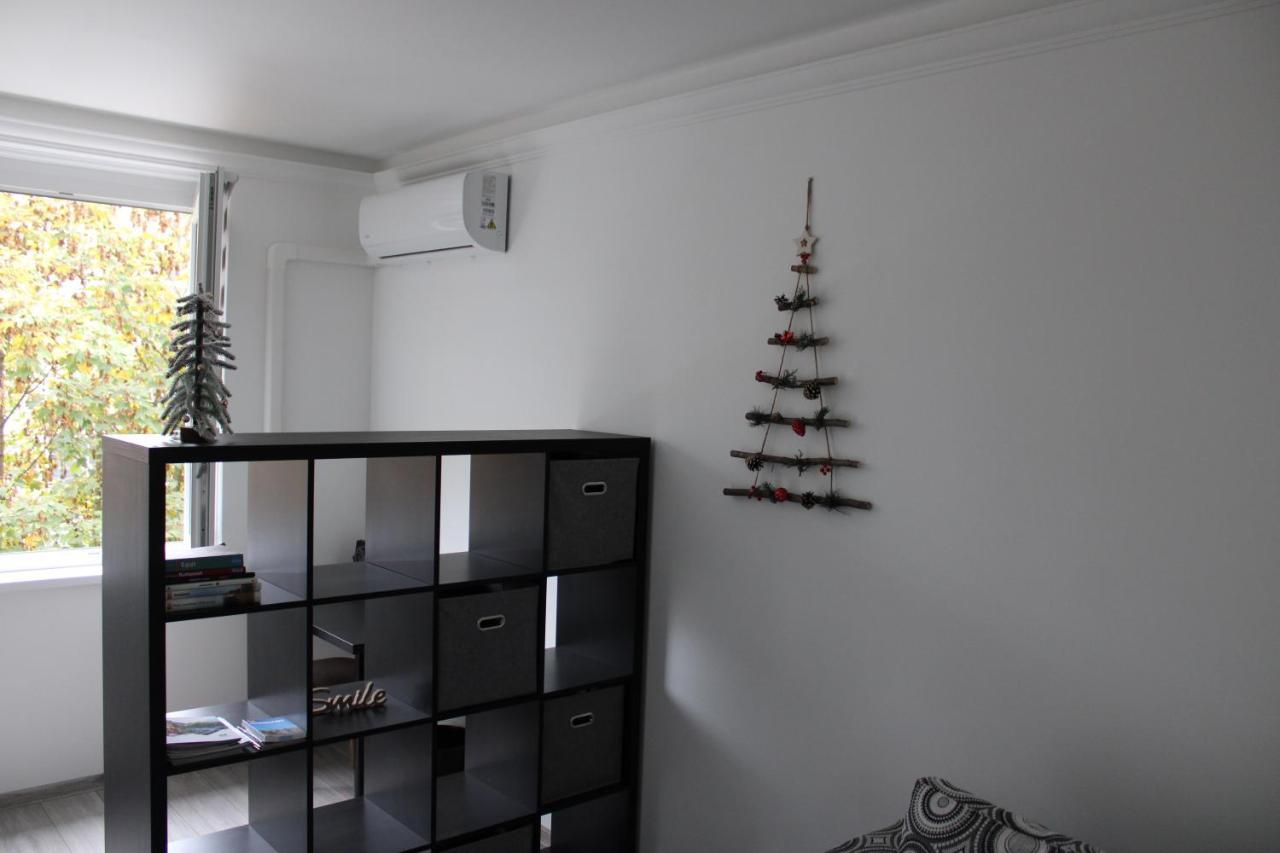 Apartamento Izzy Apartament Miskolc Exterior foto