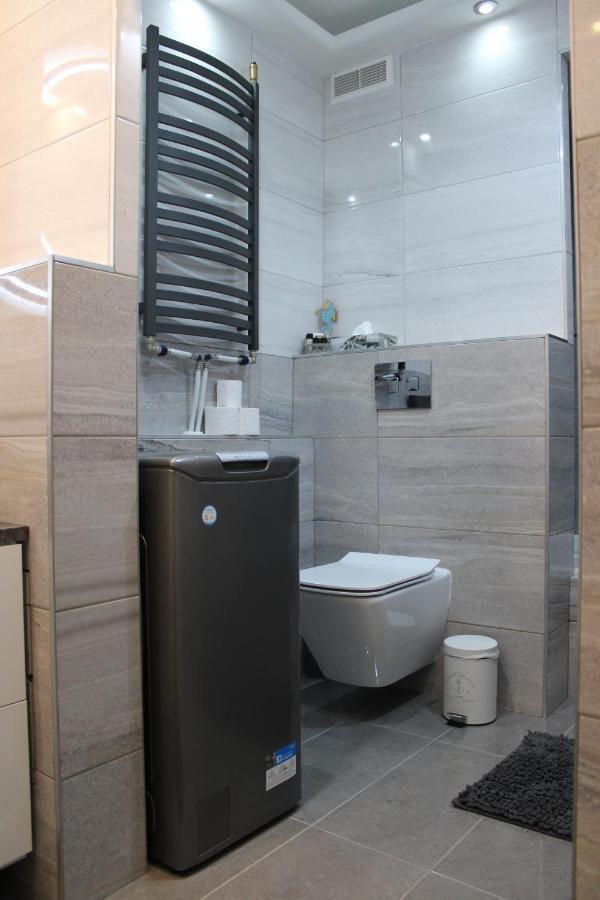 Apartamento Izzy Apartament Miskolc Exterior foto